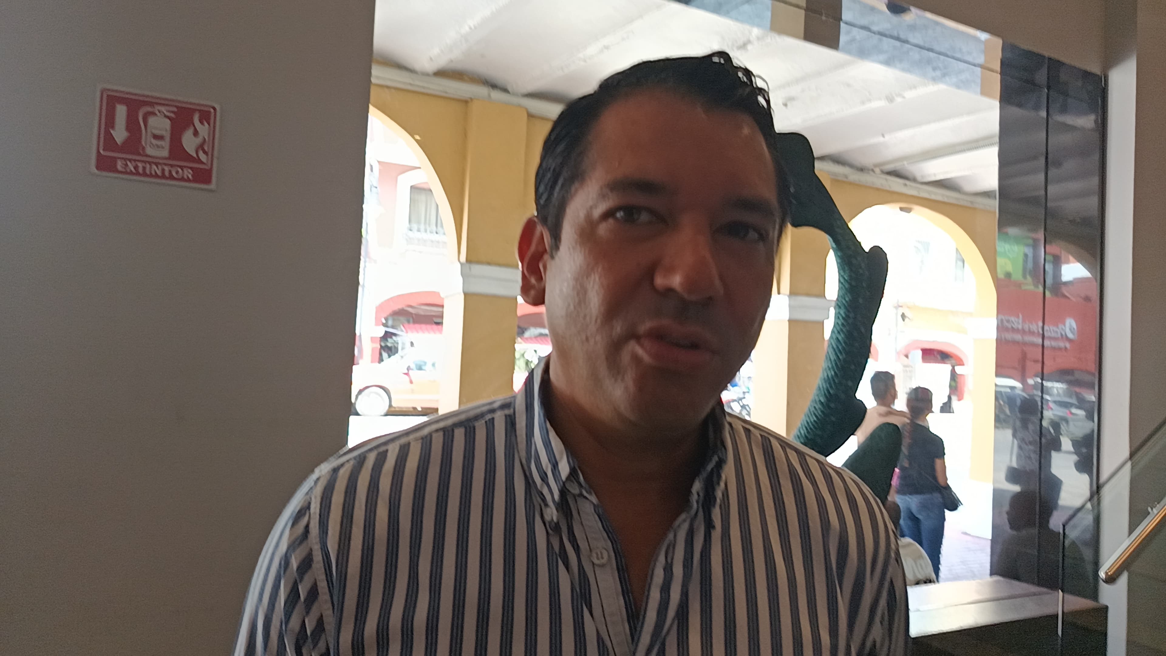 Rechaza líder del PVEM deuda con proveedor 