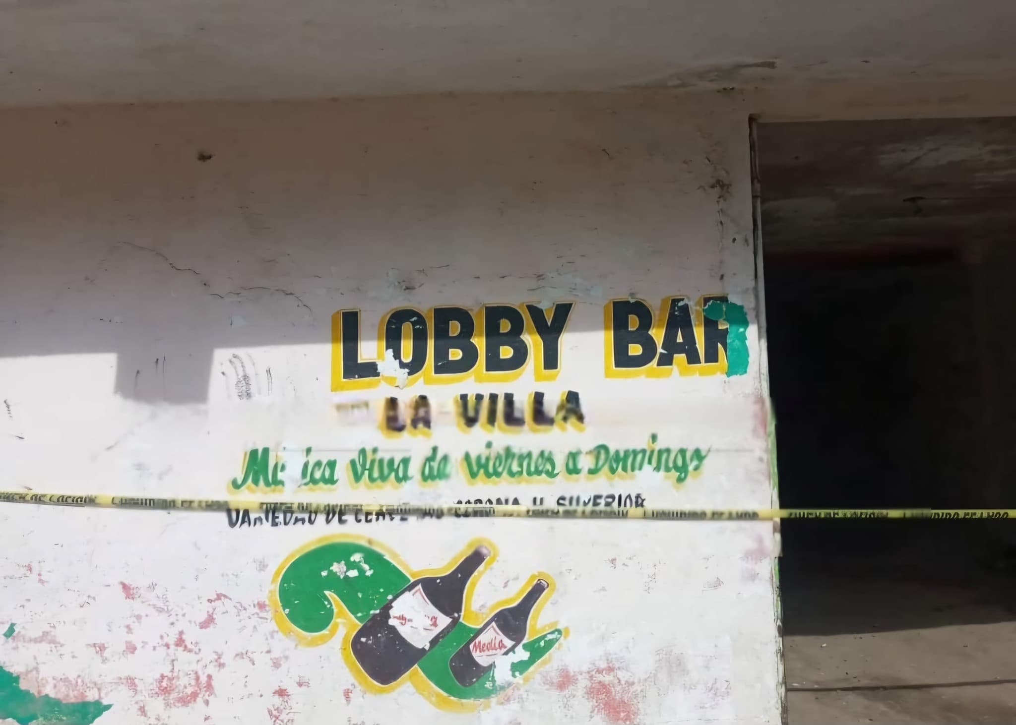 Ejecutan a dos hombres en bar 