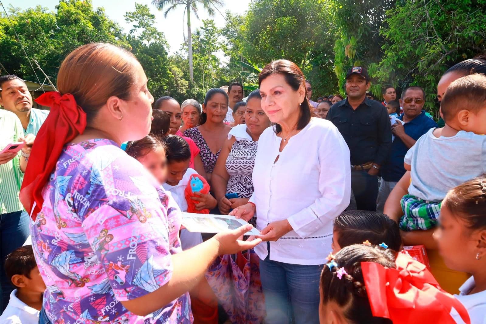 Inicia Yolanda Osuna gira por el municipio de Centro