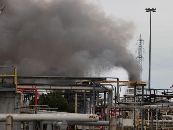 Mueren cinco personas, tras explotar depósito de ENI, en Italia