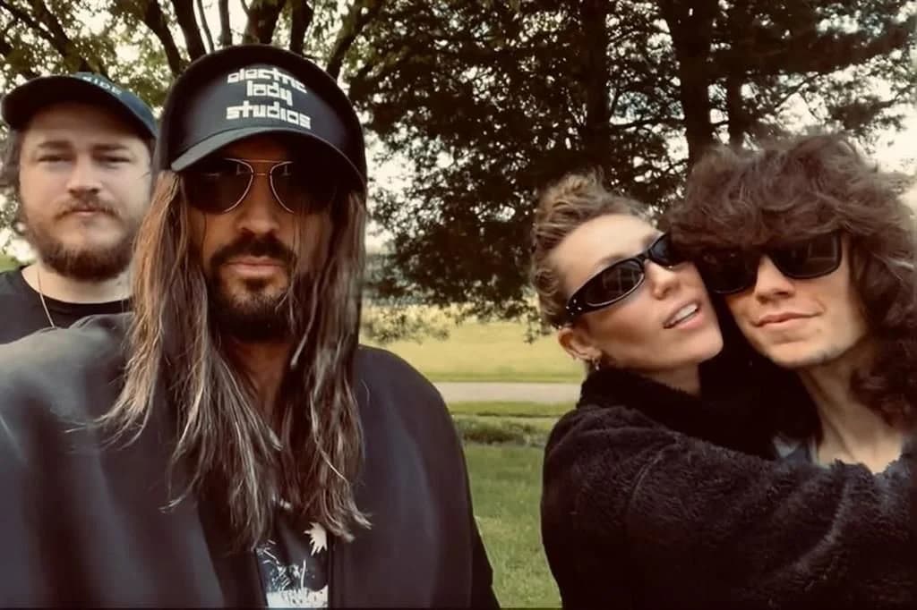 Miley Cyrus y Billy Ray se reúnen tras tensiones familiares