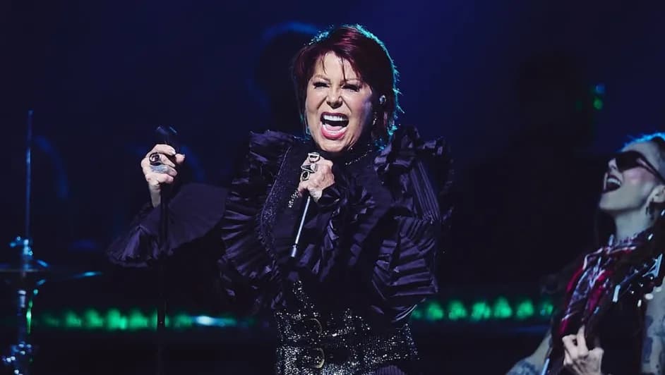 Alejandra Guzmán es hospitalizada y operada de un quiste