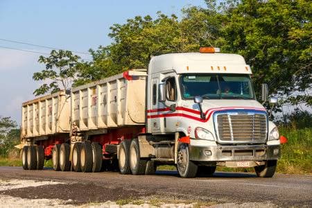 Pega quiebra de Pemex a flujo de transporte de carga