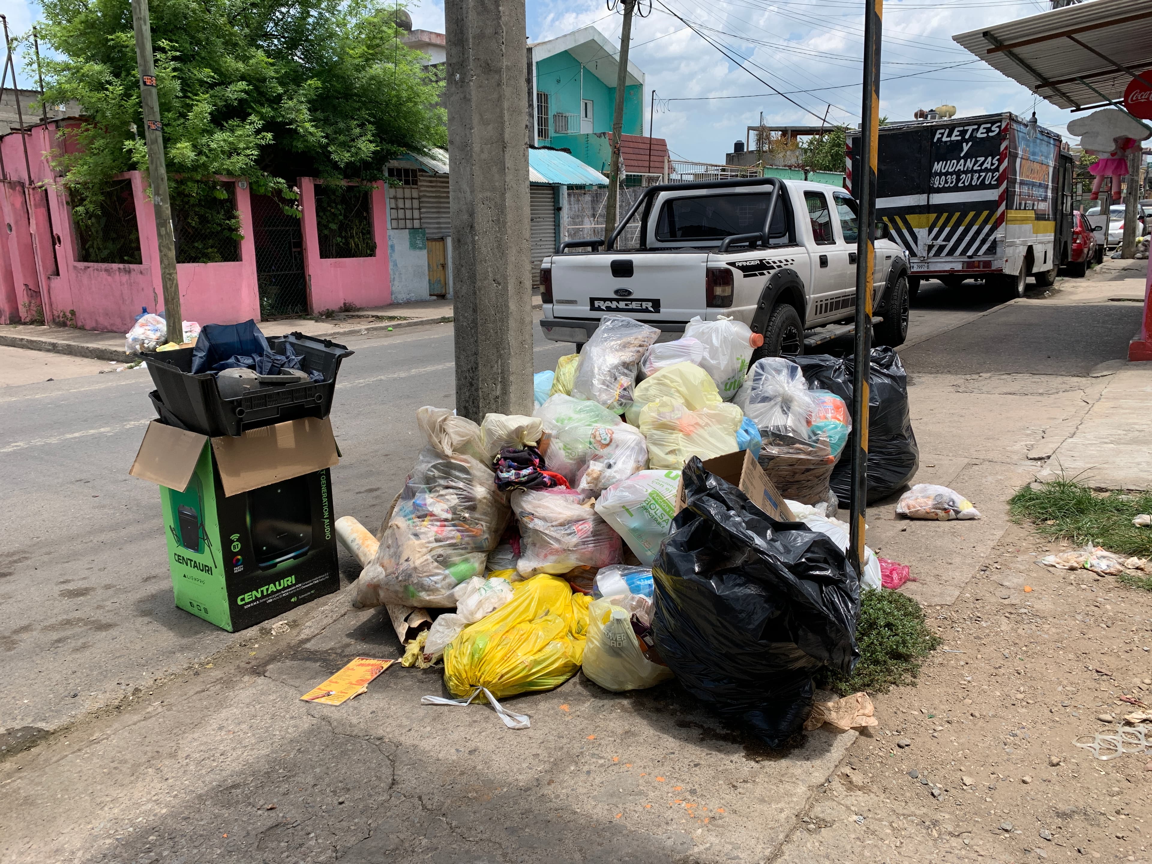 Deficiente recolección de basura en Centro, por camiones rotos