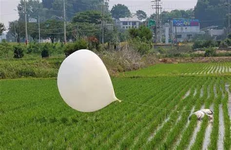 Corea del Norte sigue lanzando globos hacia el Sur