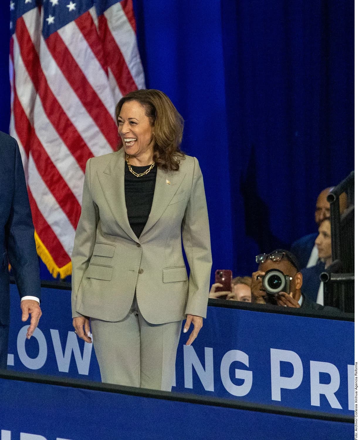 Anuncia el NYT respaldo a Harris