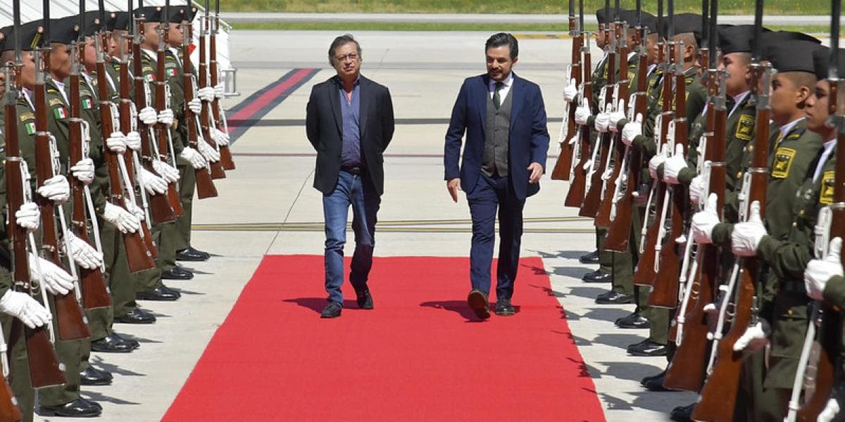 Destaca Petro militancia de Sheinbaum en la M-19