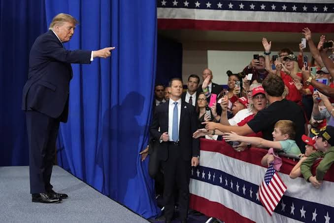 Trump amenaza con acorralar a México con un nuevo acuerdo comercial