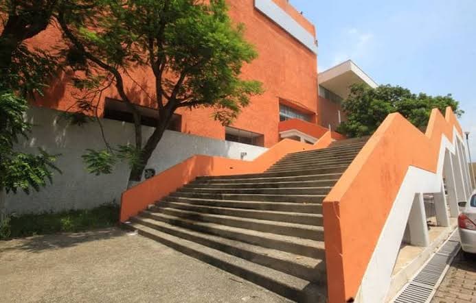 Anuncian venta del Centro de Convenciones