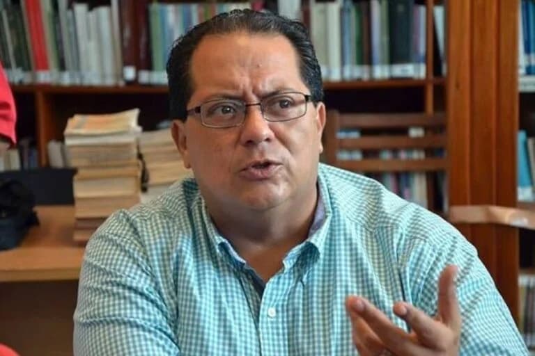 Critica ex gobernador tijeretazo de gobierno de Tabasco a trabajadores de confianza