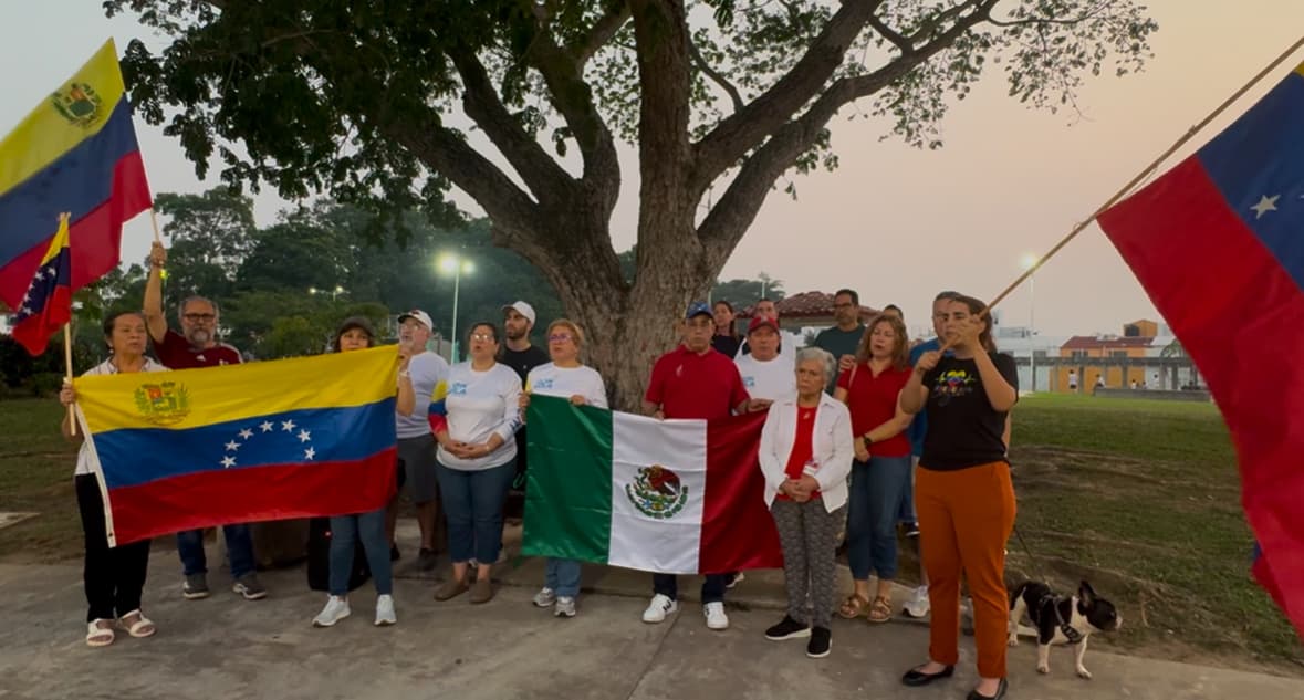 Venezolanos en Tabasco rechazan reelección de Maduro