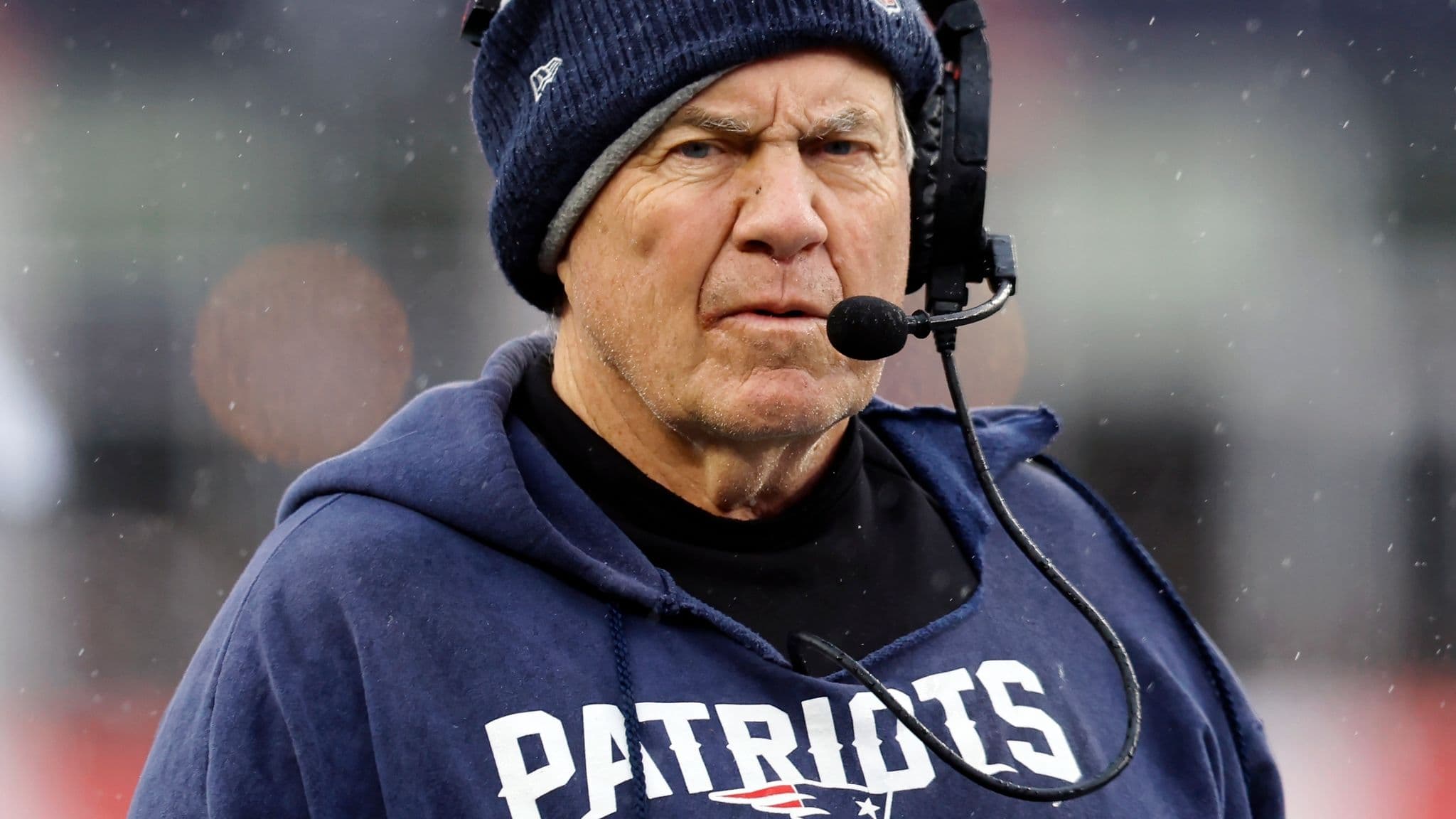 Sale Bill Belichick de Patriotas tras 6 anillos de SB