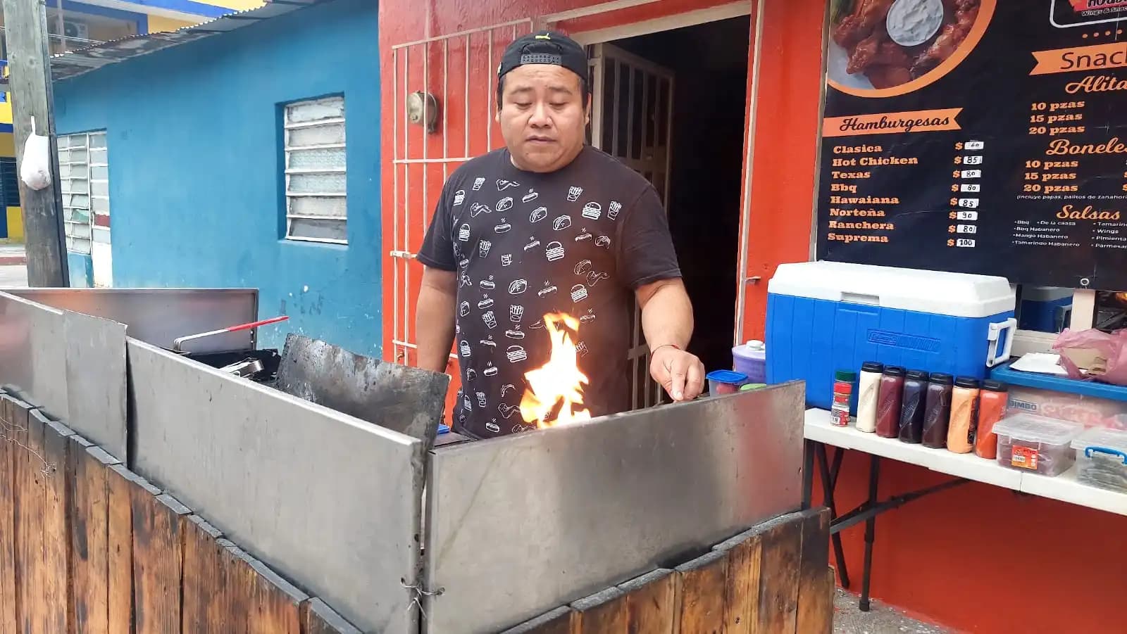 Taqueros "se asan" mientras asan