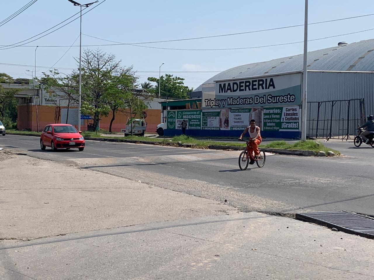 Urge tope de concreto en colonia 'Pino Suárez'