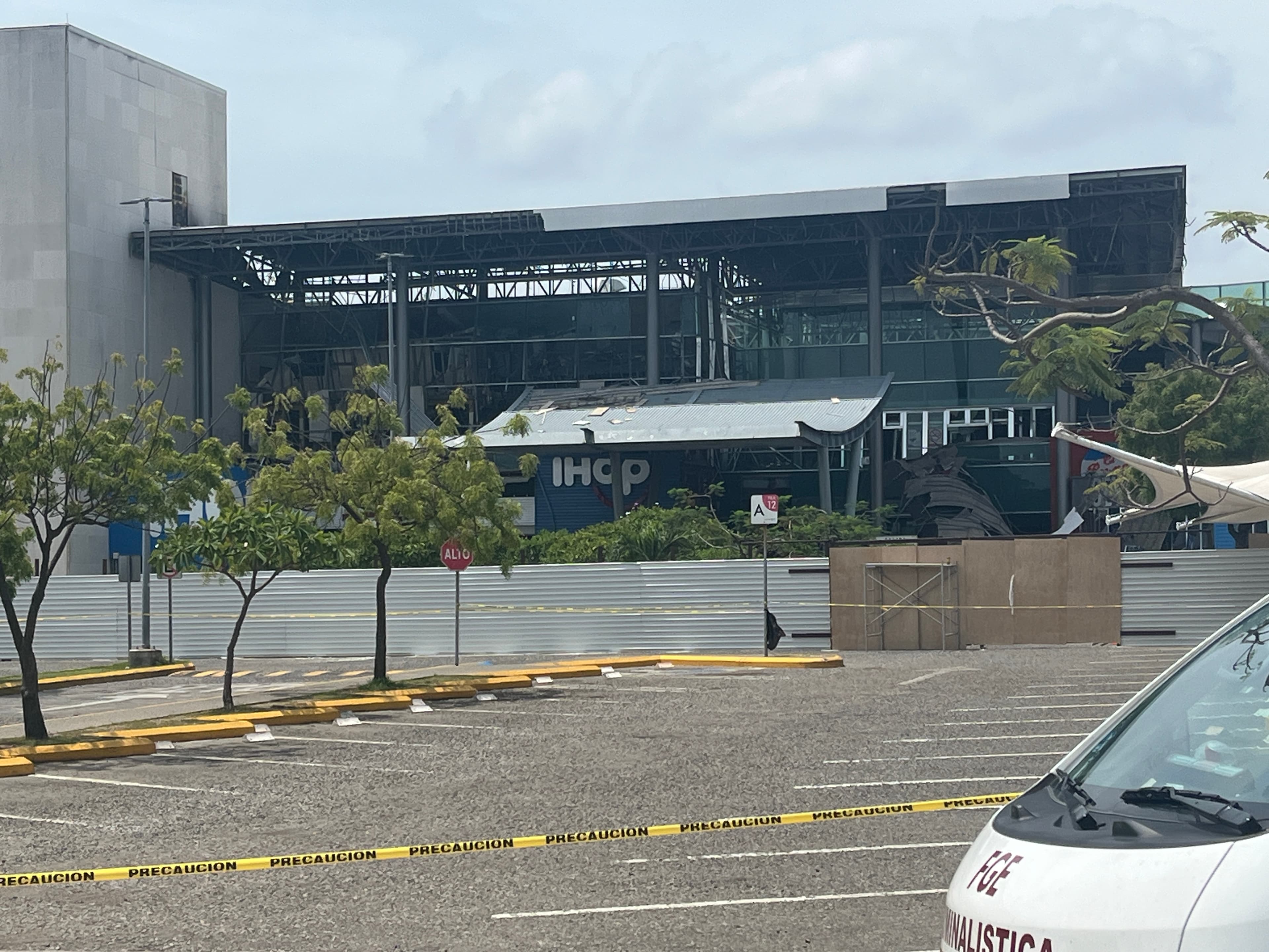 Con restricciones, Altabrisa retoma actividades