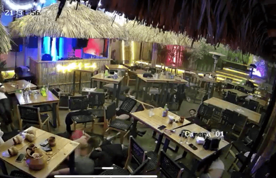 Van 35 masacres en bares