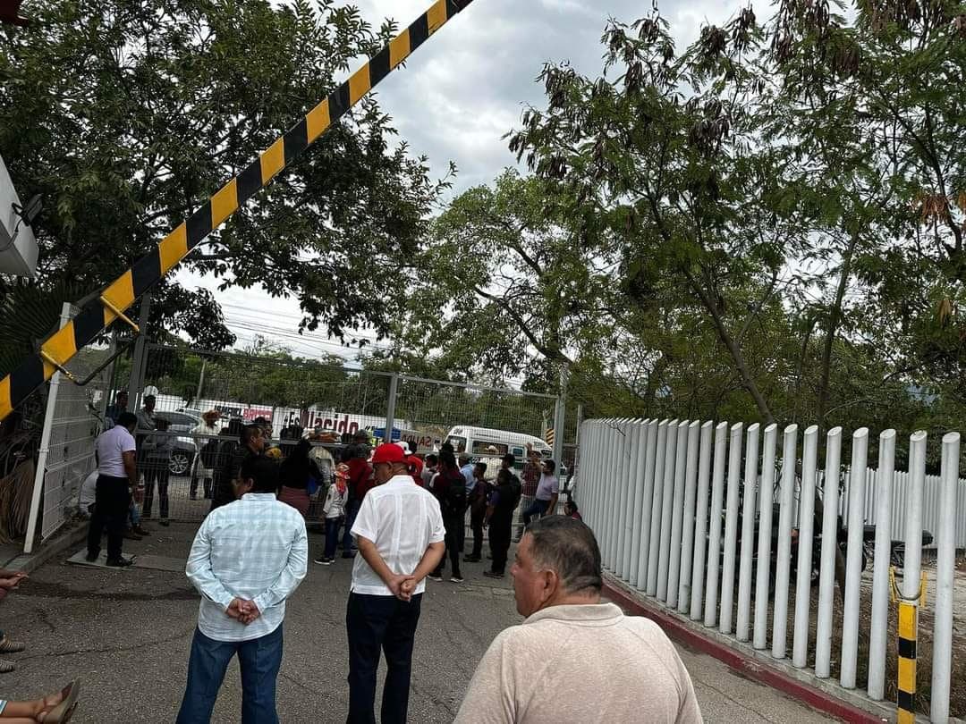 Retienen a funcionario municipal de San Juan Chamula