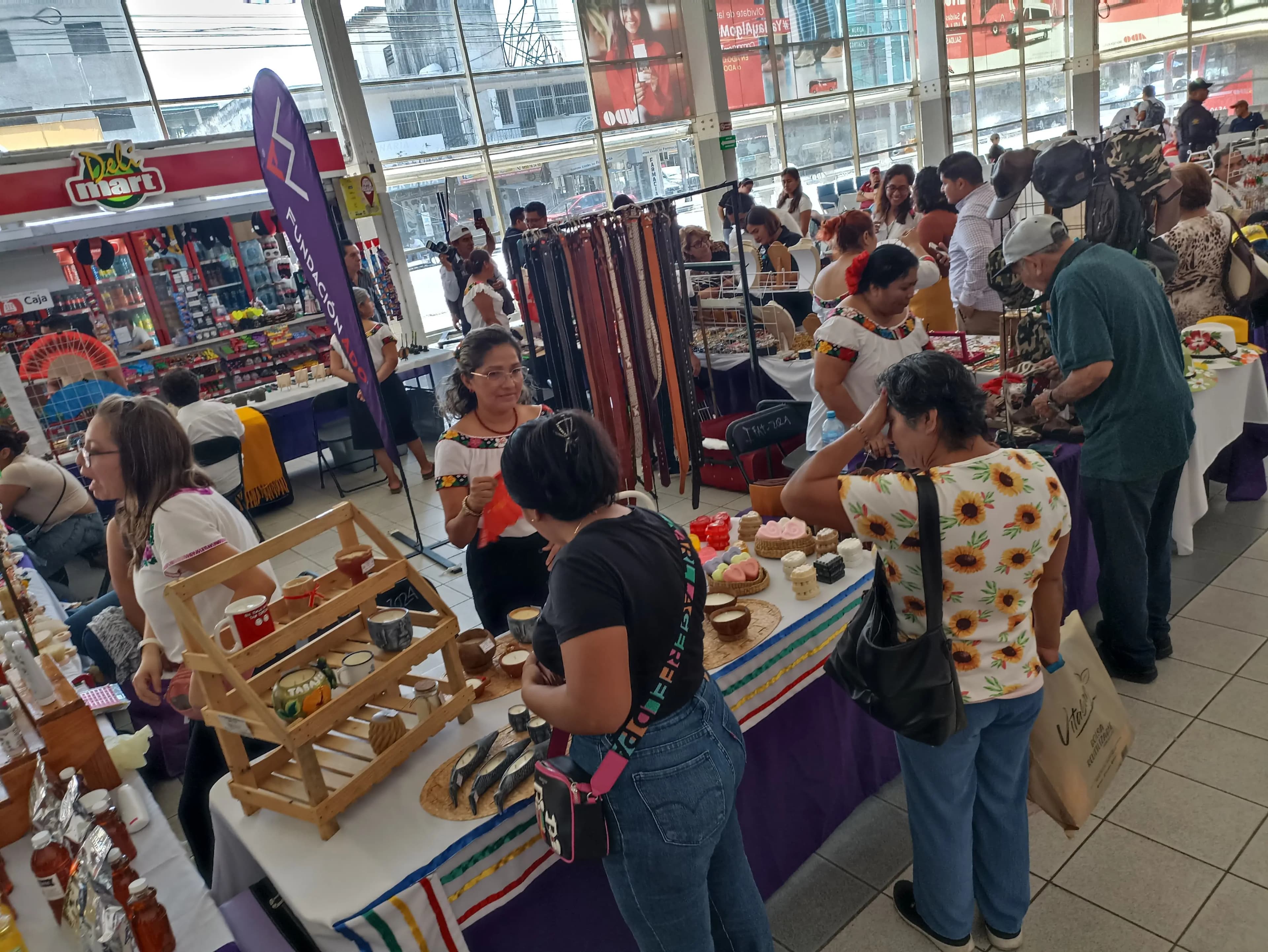 Instalan en ADO corredor artesanal para "consumir local"