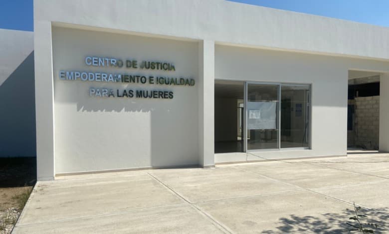 Para evadir juicio... ¡se declaró mujer!