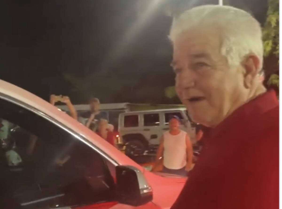 "Buitre" "Pones mal el apelllido" le gritan a Pepín en Balancán