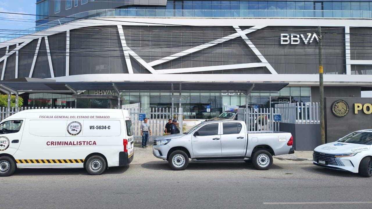 Asaltan a cuentahabiente en Villahermosa, una persona resulta herida y 3 más detenidas
