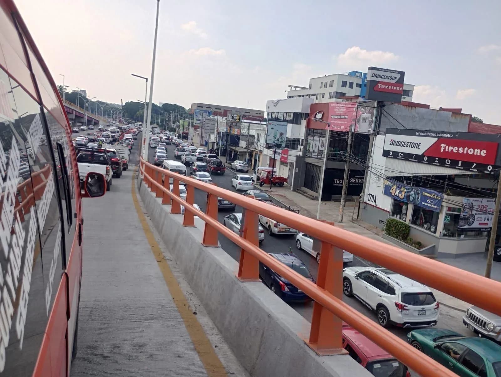 Obras en puentes de Ruiz Cortines causan caos vial