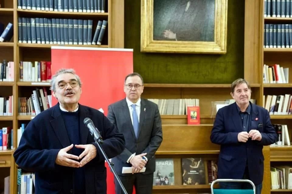 Donan libros de García Márquez a instituto de París