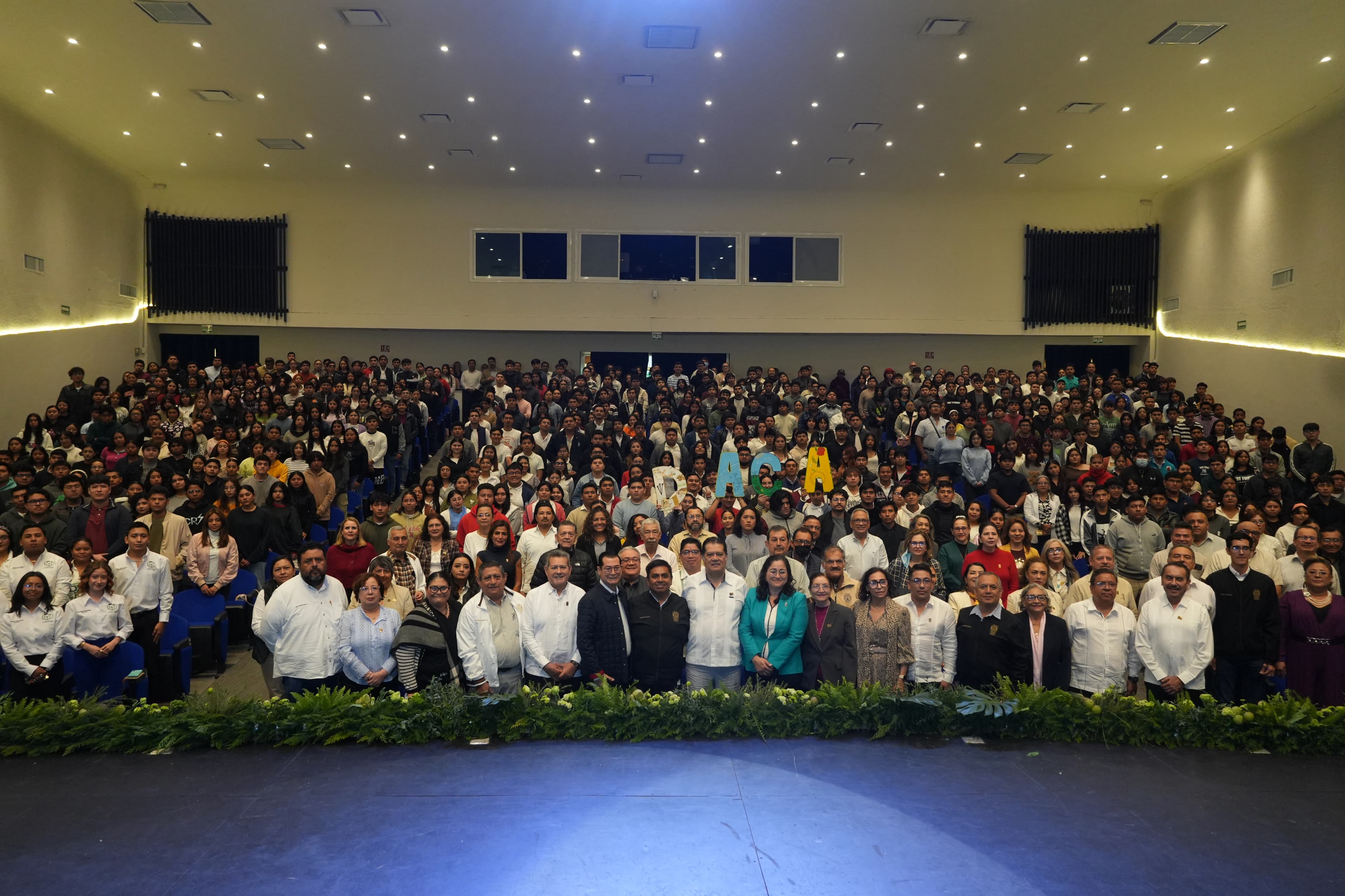 Tienen jóvenes aceptados primer acercamiento a la UJAT