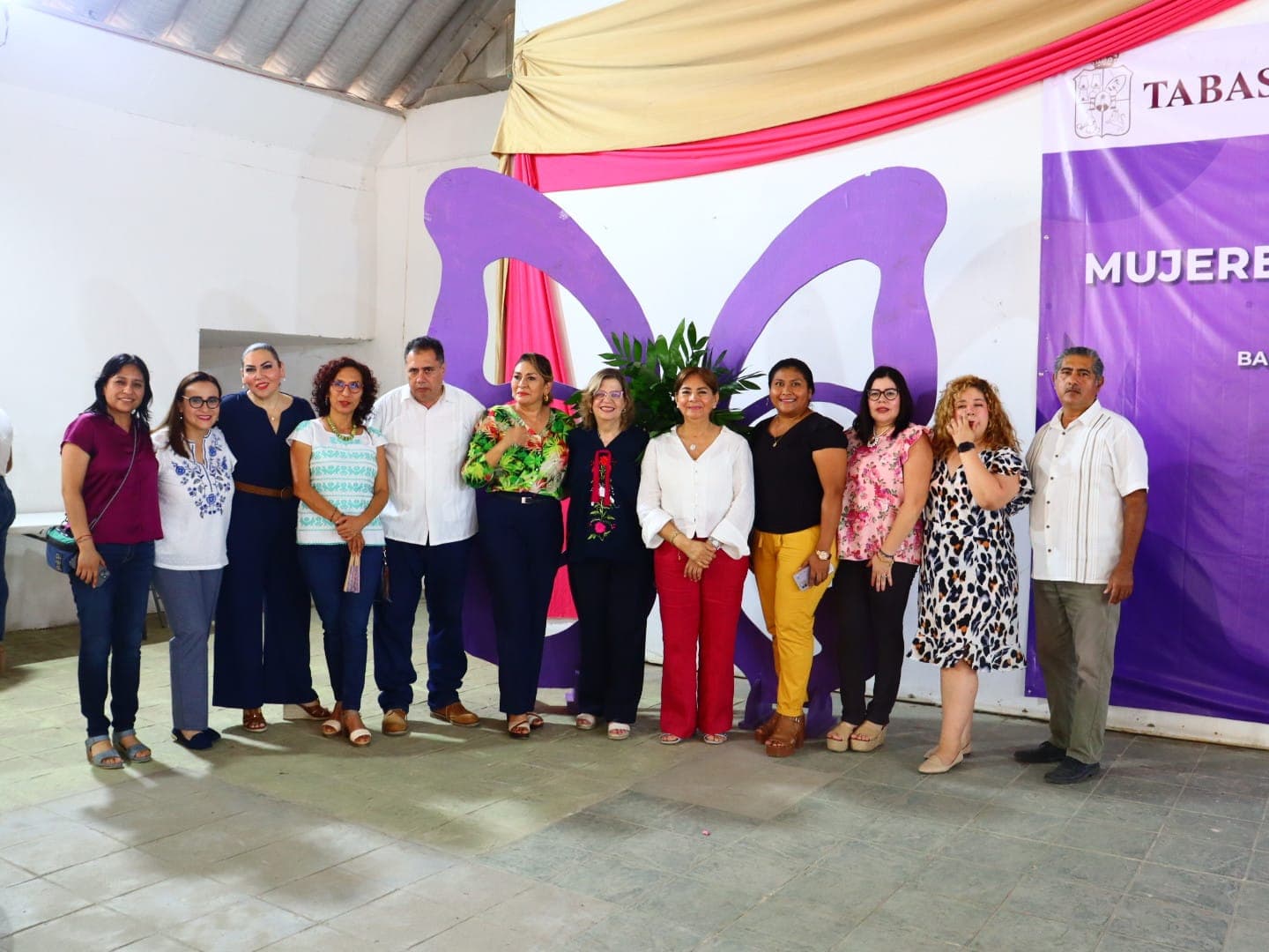 Impulsan a mujeres para construir la paz en Los Ríos