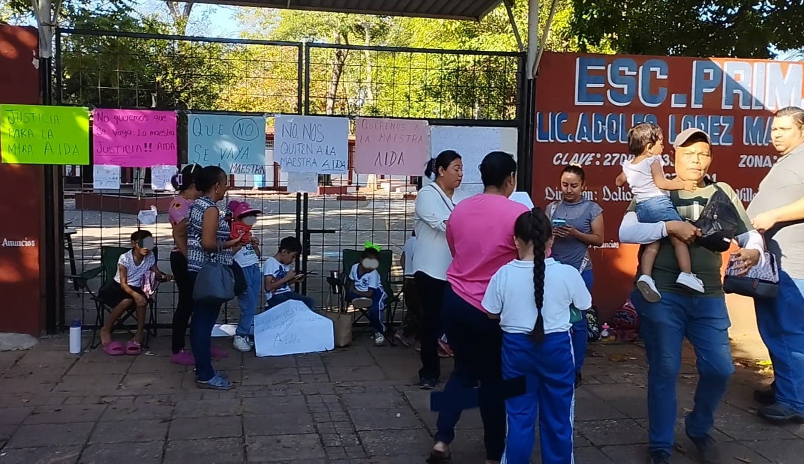 Reinstalación de maestra o padres de familia bloquearán calles