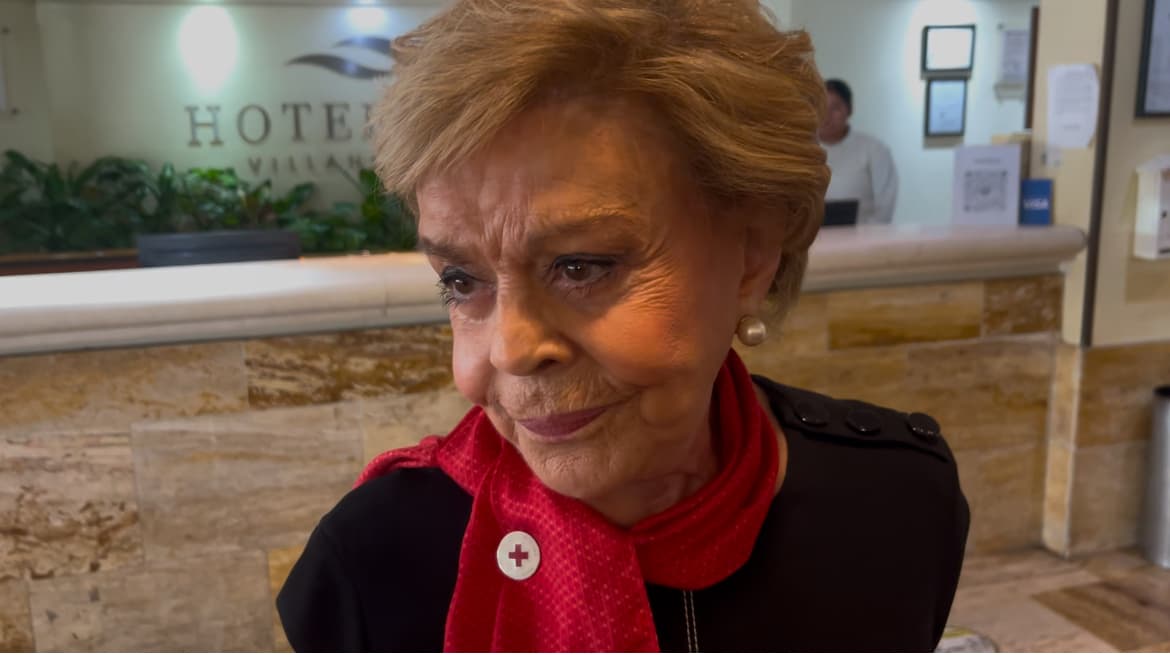 Opera Cruz Roja con ambulancias chatarras