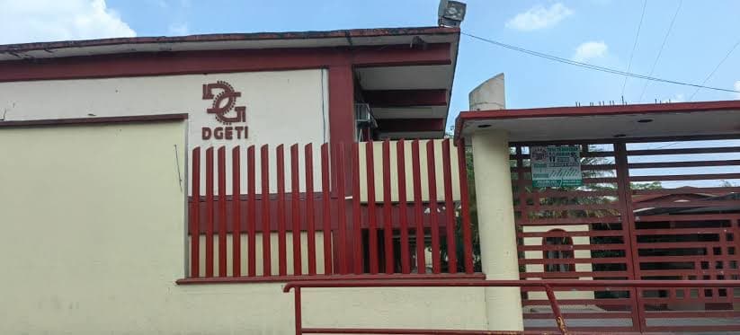 Por ola de violencia, con seguridad privada resguardan CETIS #70