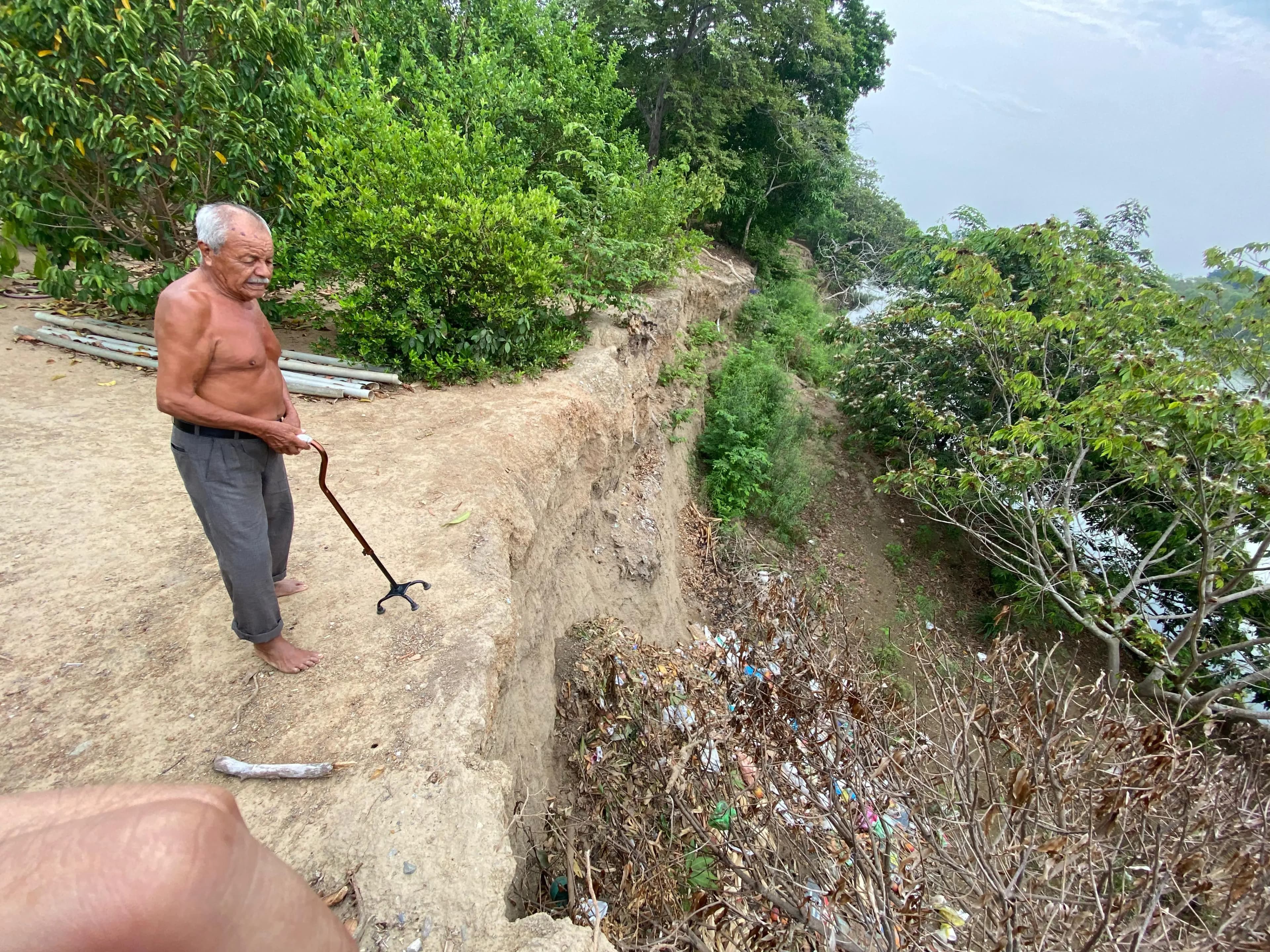 Se derrumba bordo de Acahapan y Colmena
