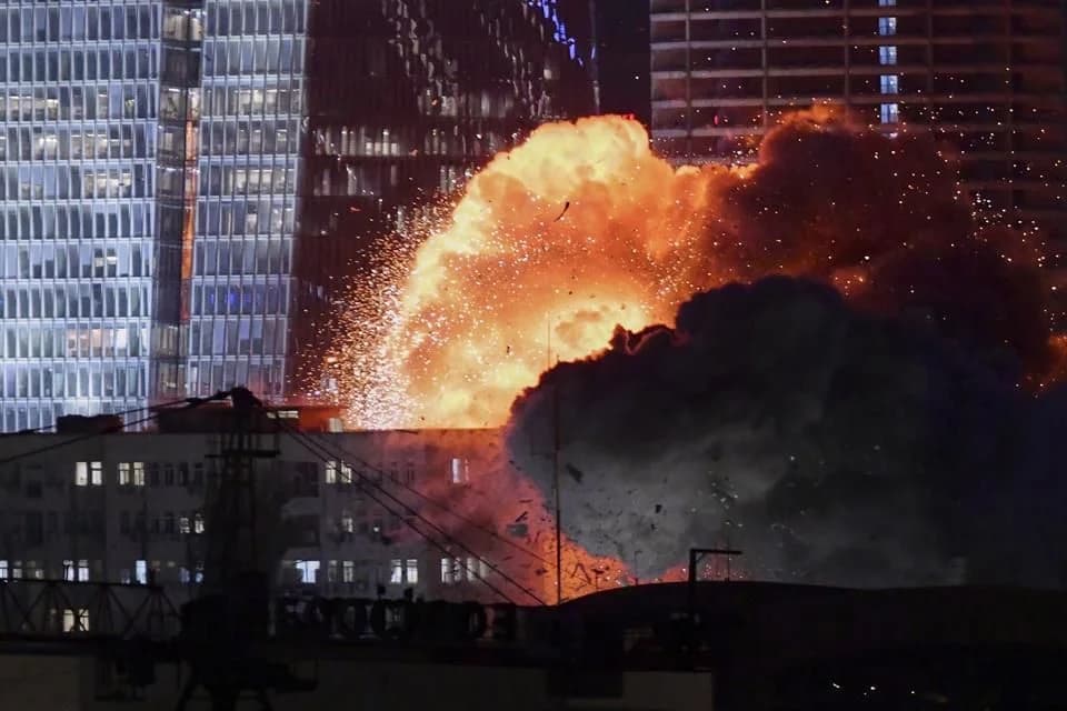 Lanza Irán misiles en respuesta a ataques israelíes