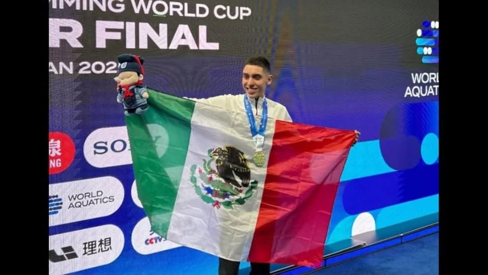 Mexicano Diego Villalobos gana oro en Copa del Mundo de Natación Artística en China