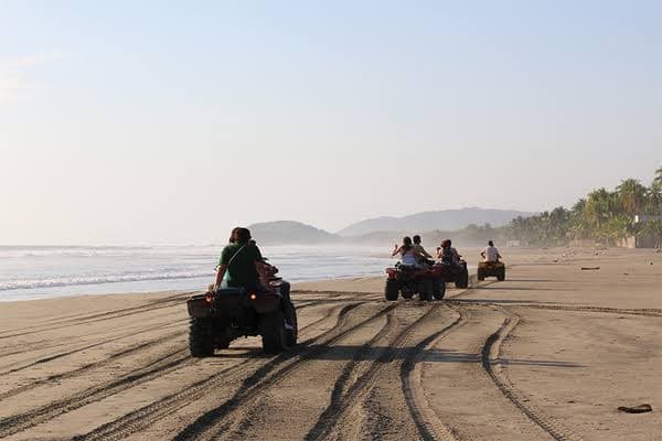 Prohíben uso de vehículos en playas