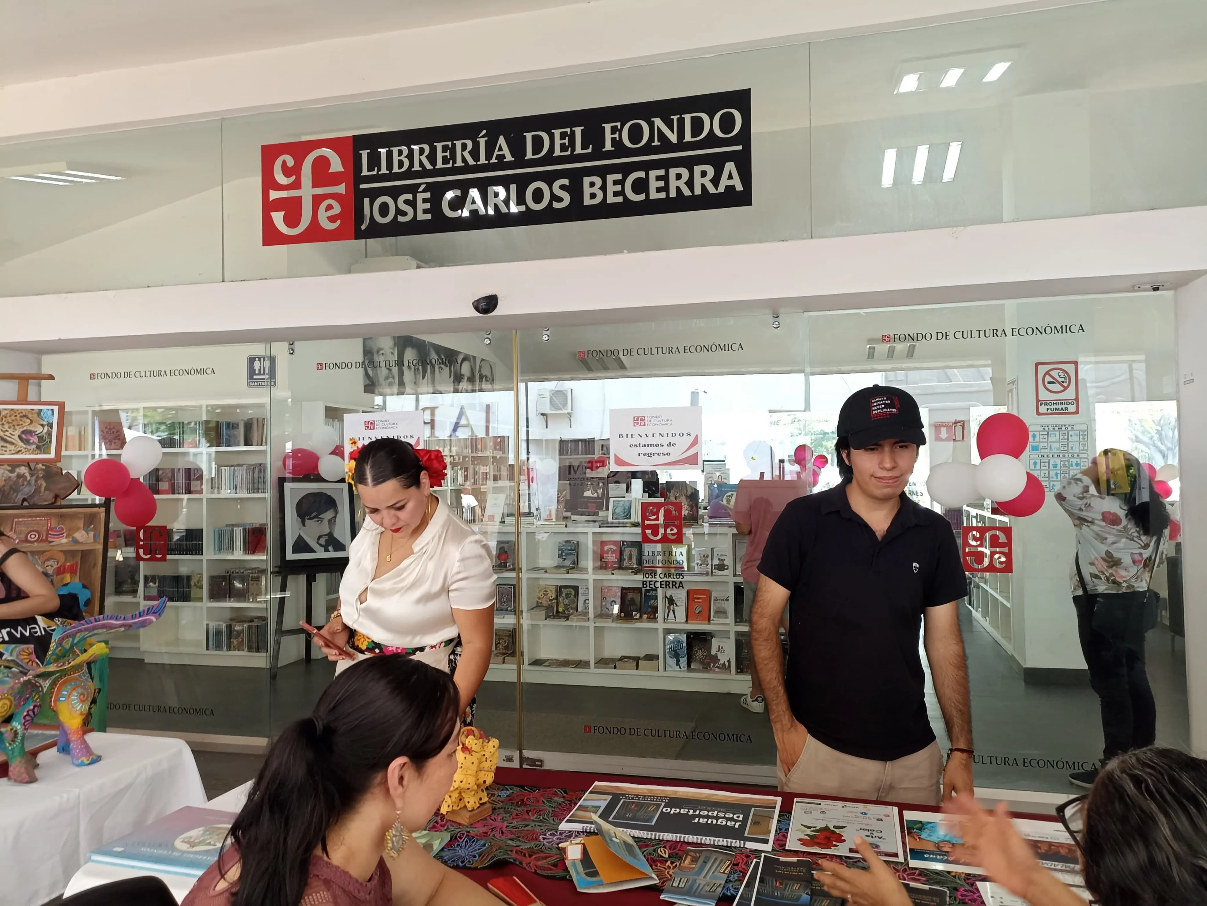 Liman asperezas FCE y Cultura...reabren librería