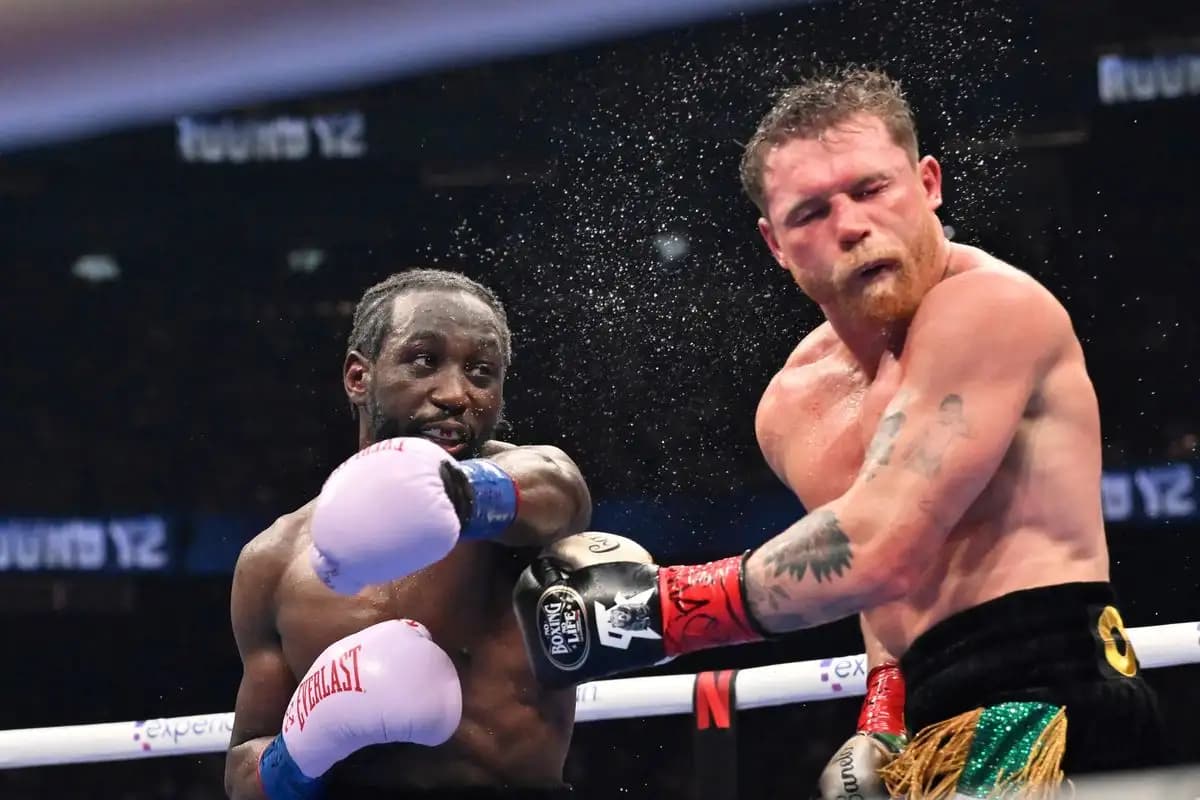Crawford destrona a 'Canelo' con clase magistral de boxeo