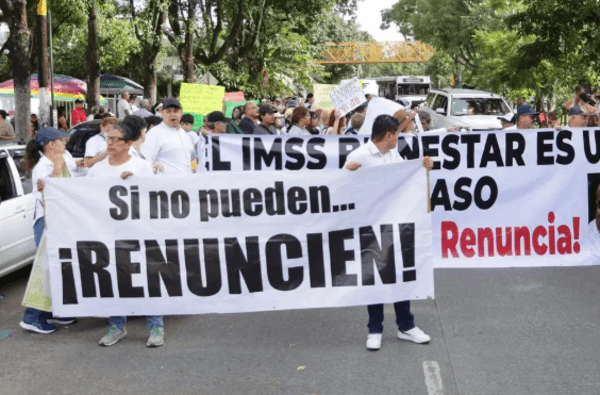 "Si no tienes, no operes": Nahle blinda a funcionario tras crisis de desabasto e indignación médica en Veracruz