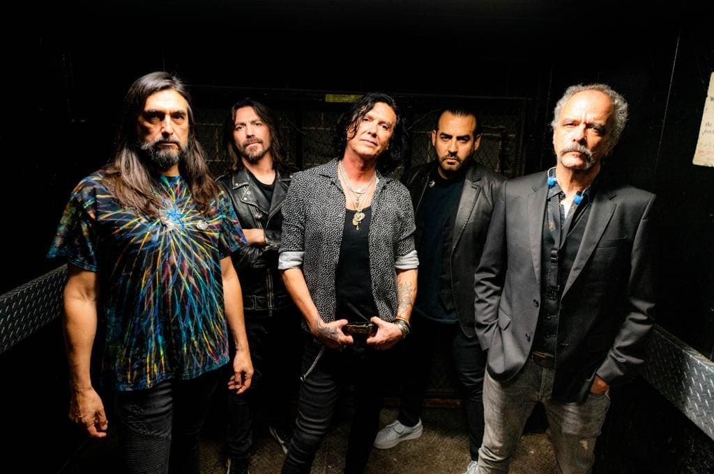 Deja Caifanes red X, en protesta contra Musk
