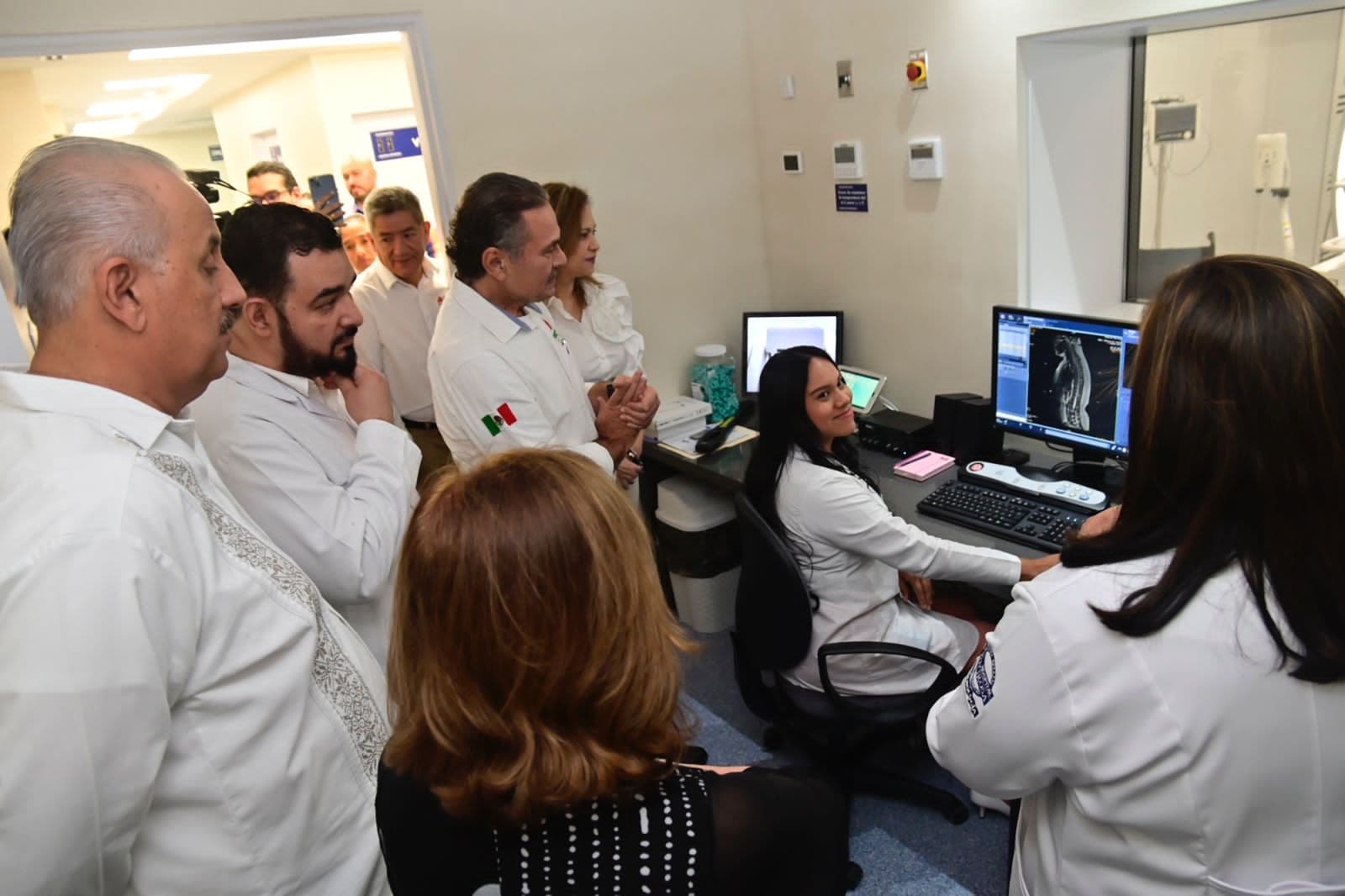 Equipan al ‘Hospital Rovirosa’ con resonador magnético