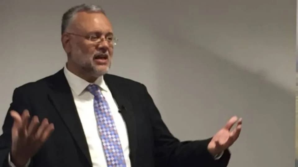 Trump pide a embajador de Sudáfrica abandonar el país