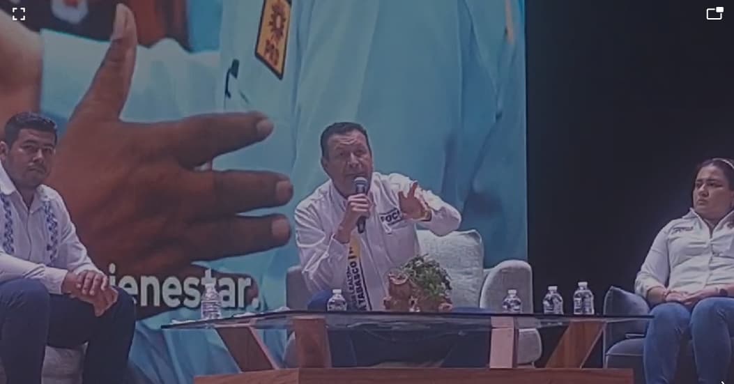 Becas y vinculación con empresas a estudiantes