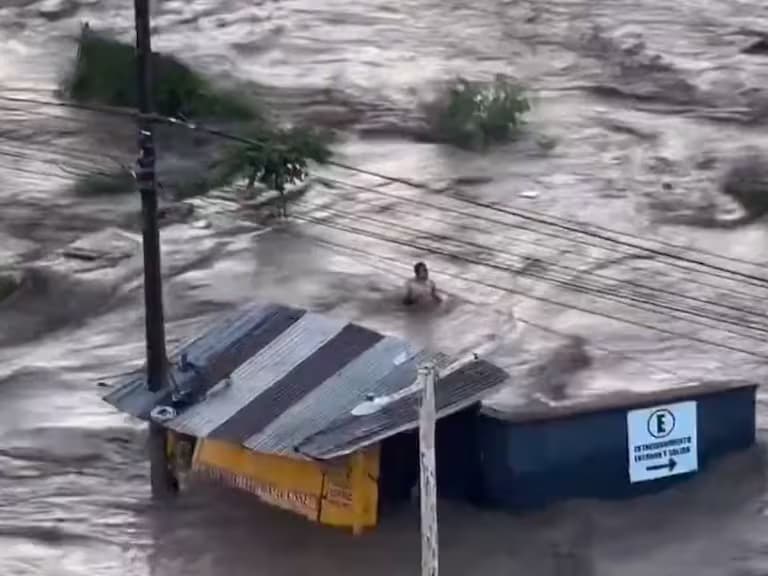 70 muertos por inundaciones; Sheinbaum