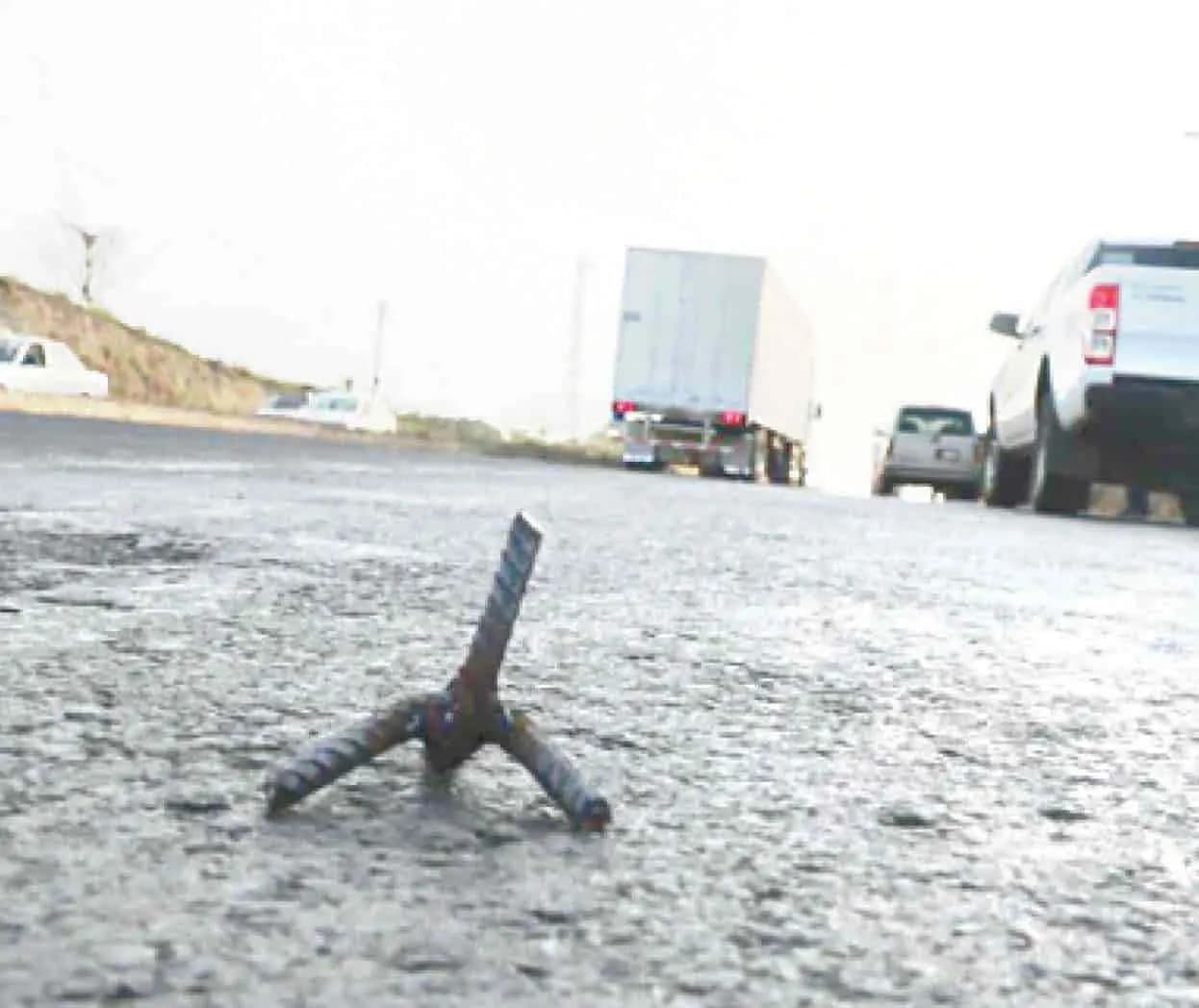 Cuatro unidades diarias afectadas por ponchallantas en Tabasco