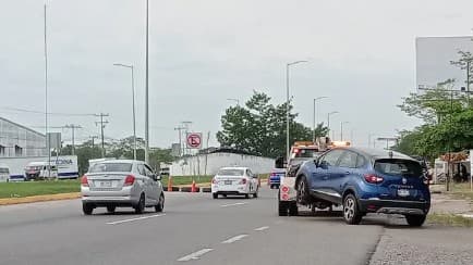 Retirarán autos 'chatarra' de vía pública