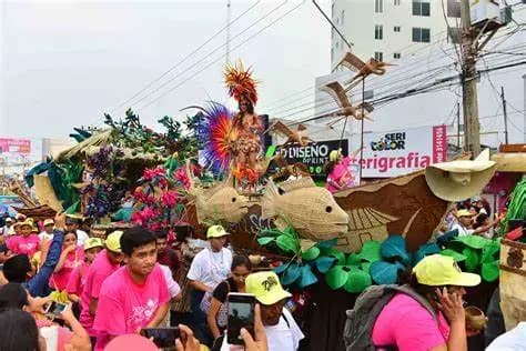 Llega algarabía a calles de Centro