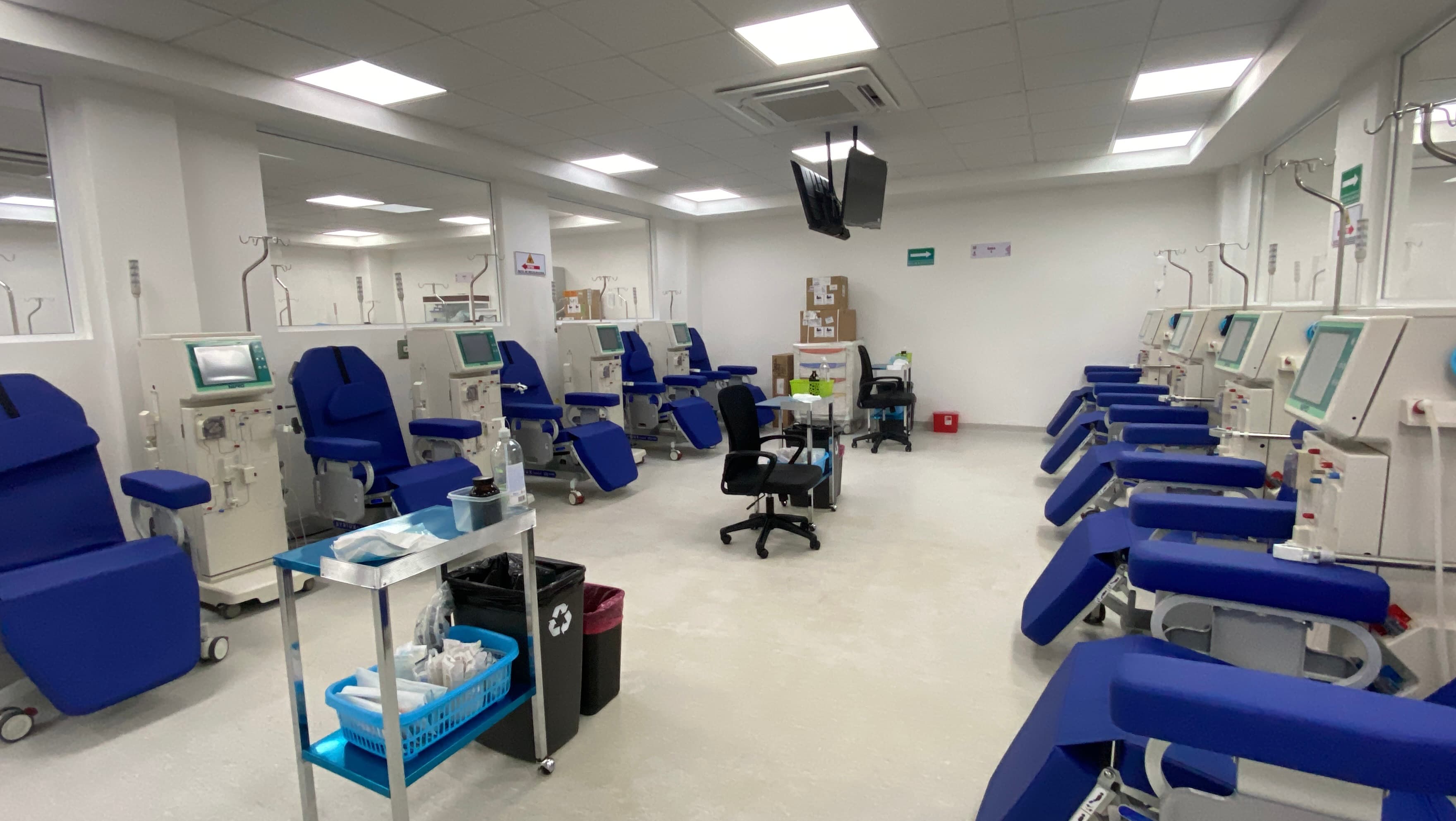 Tras quejas, habilita ISSET hemodiálisis con nuevos equipos