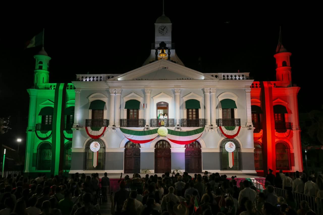 Encabeza Javier May ceremonia del Grito de Independencia en Tabasco