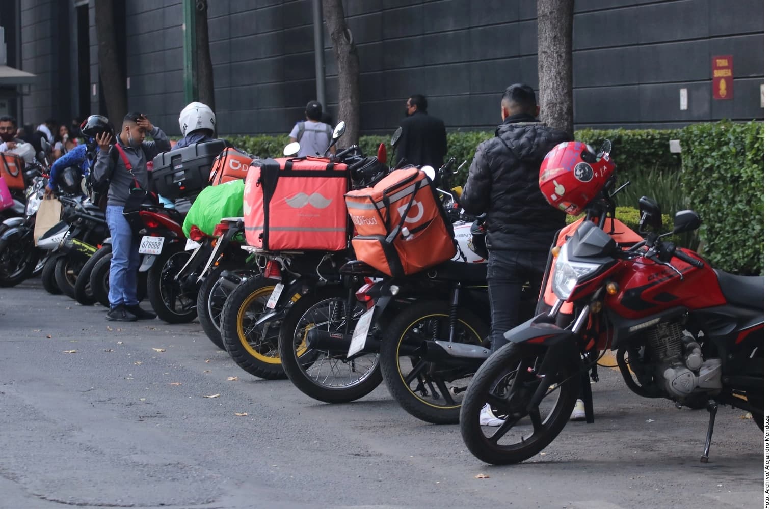 Piden trabajadores de app tomar en cuenta tiempo de conexión